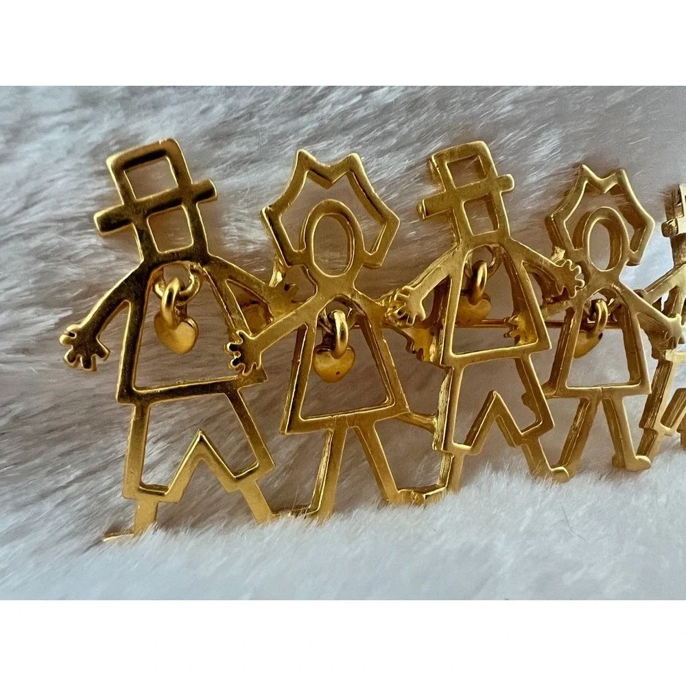 Pilgrim Brooch Gold Figural Thanksgiving‎ Pin Dangle Heart Charms 3